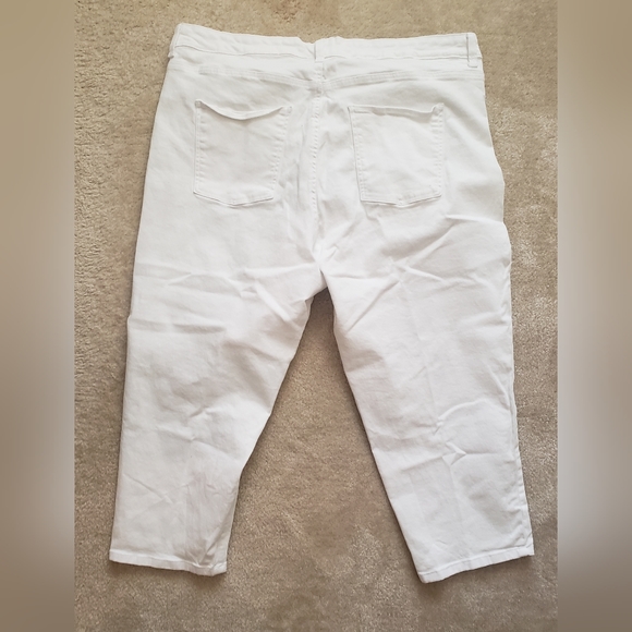 Jeans - Picture 2 of 4